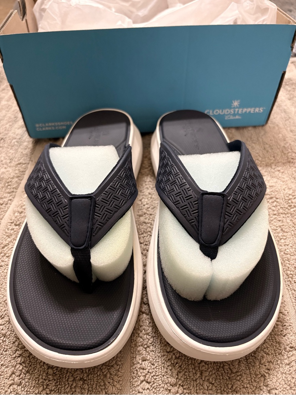 Clarks® Cloudsteppers Solevana Post Women's Cushioned Flip Flops